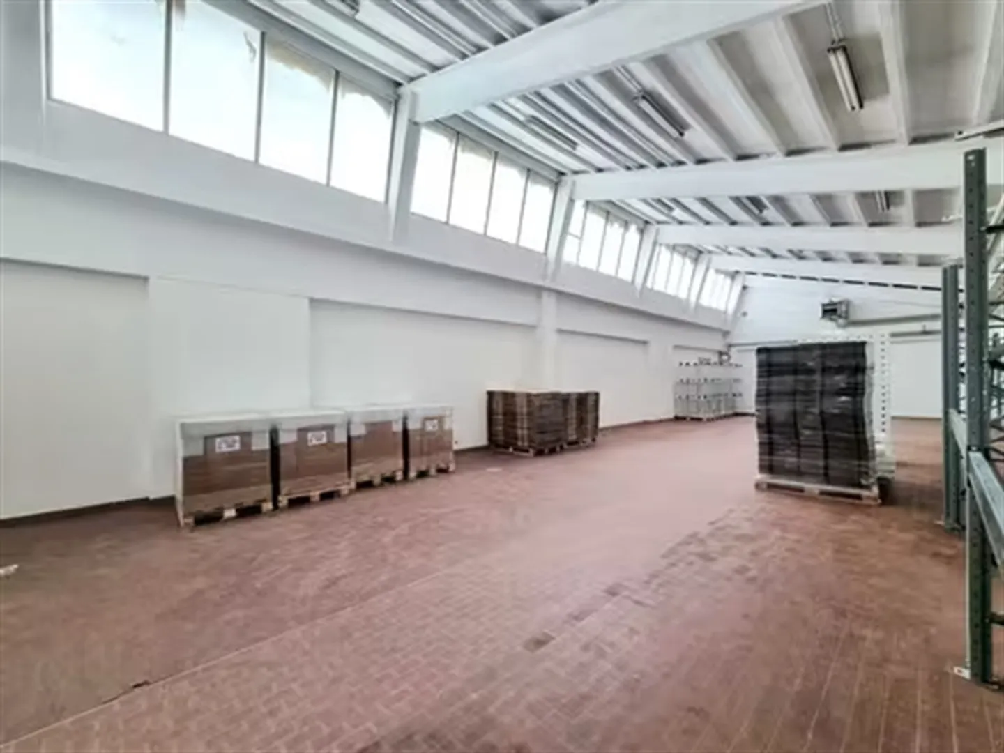 Stabio - Warehouse with Parking - Photo 1 of 4