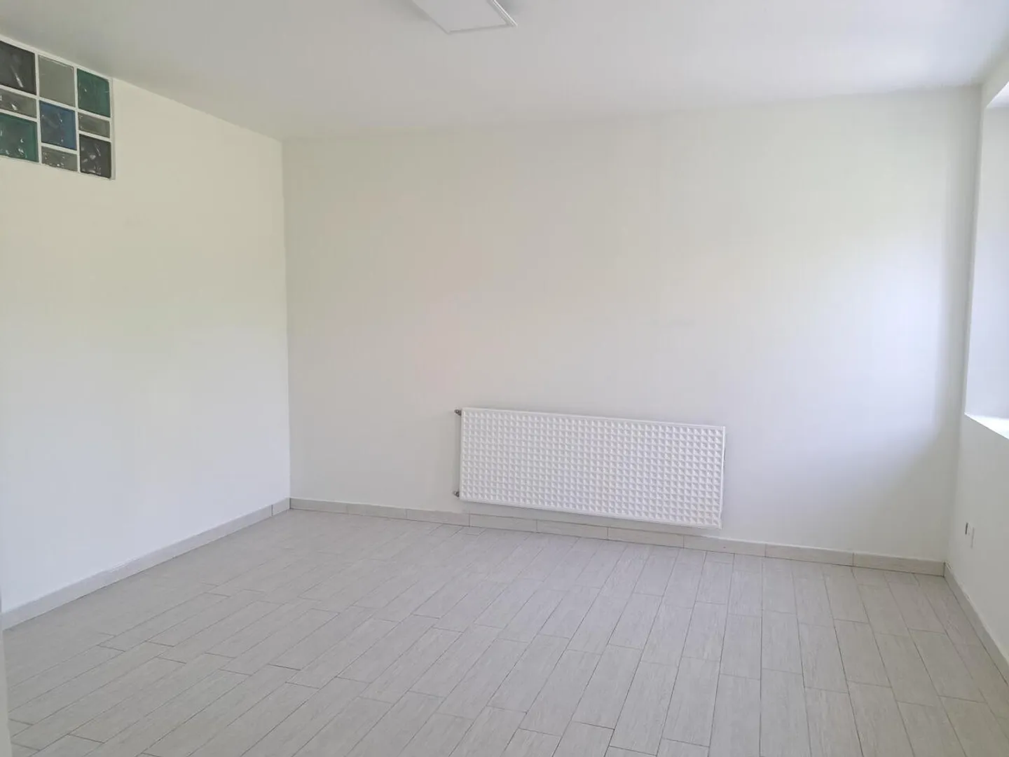 BEL APPARTAMENTO DI 3,5 STANZE CON 80 M2 E TERRAZZA - Foto 5 di 16