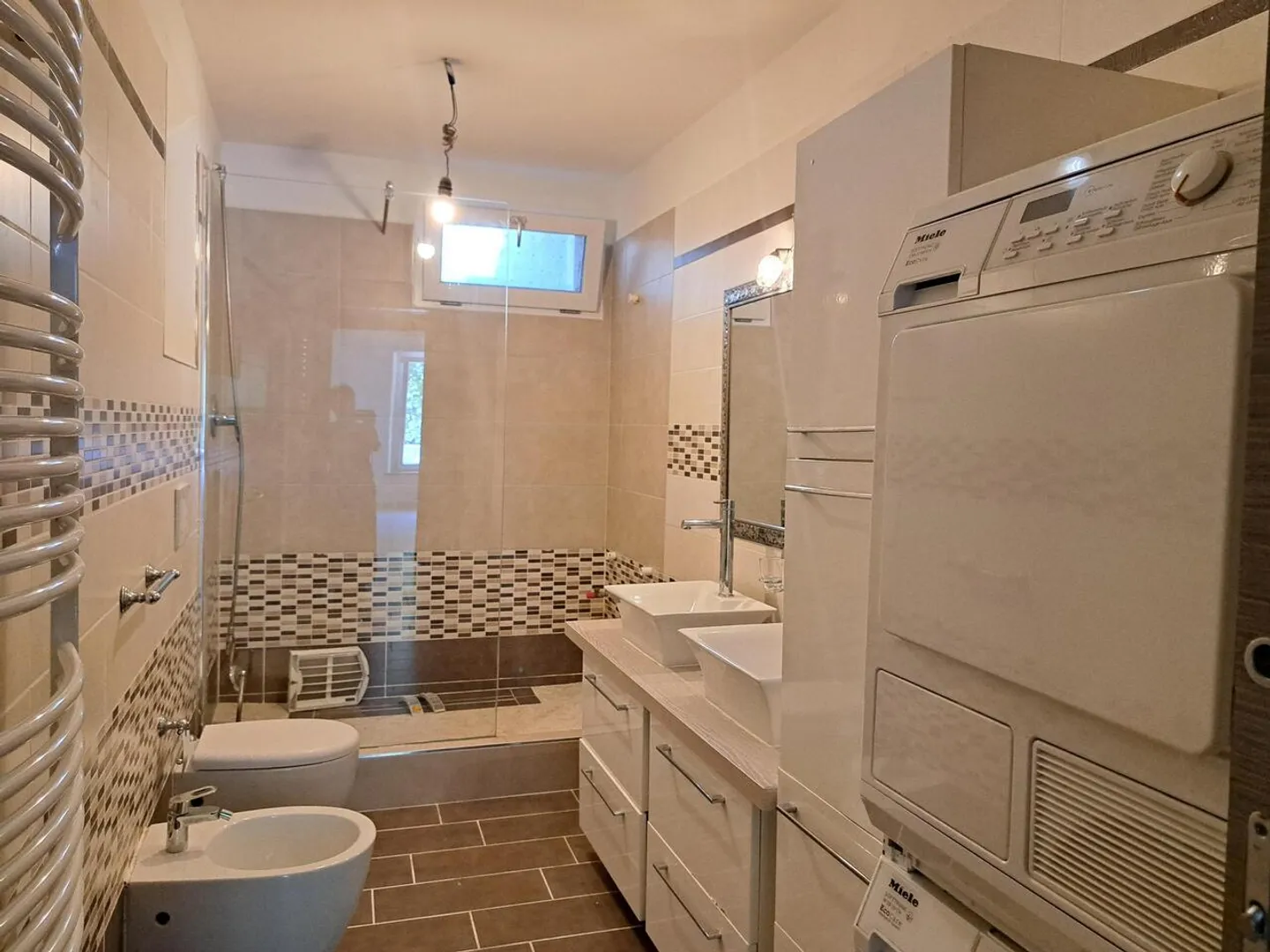 BEL APPARTAMENTO DI 3,5 STANZE CON 80 M2 E TERRAZZA - Foto 11 di 16