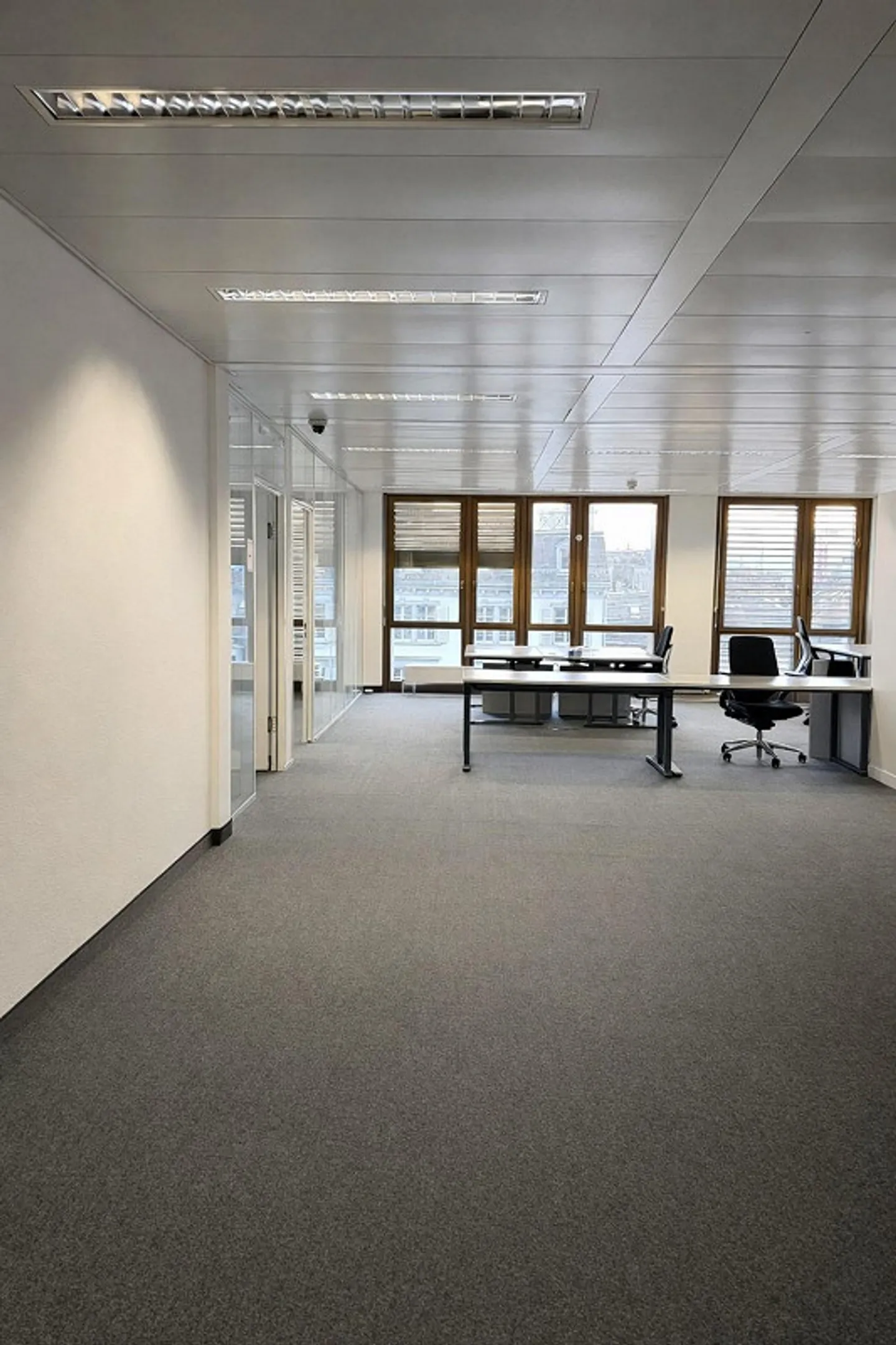 Spacious office space with sensational views in a top location at ... - Photo 7 of 8