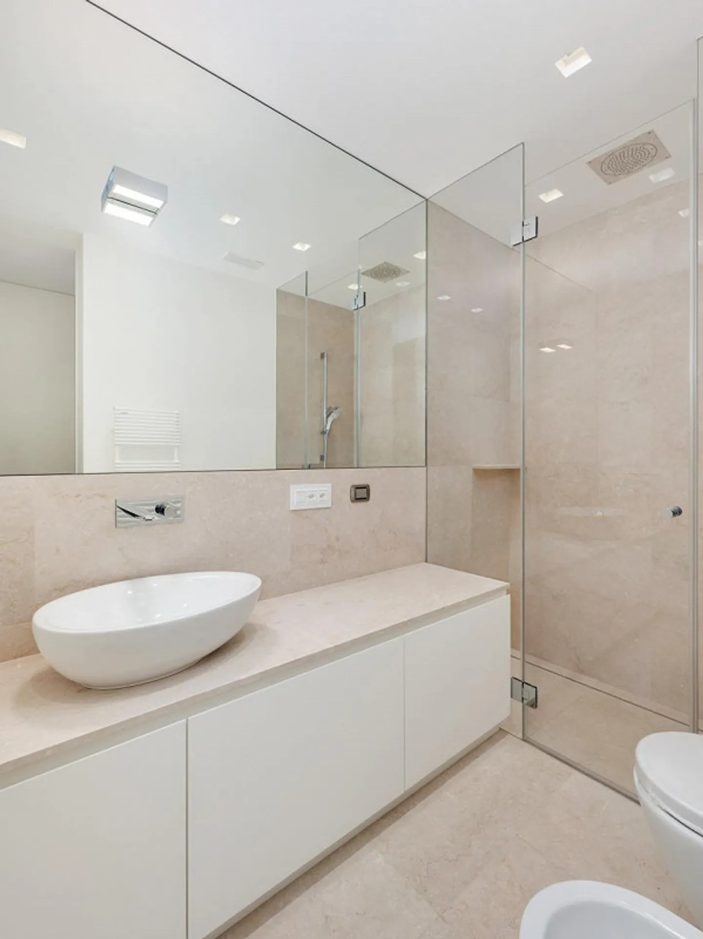 LUXURIOUS 4.5 ROOMS WITH GARDEN - Photo 11 of 13