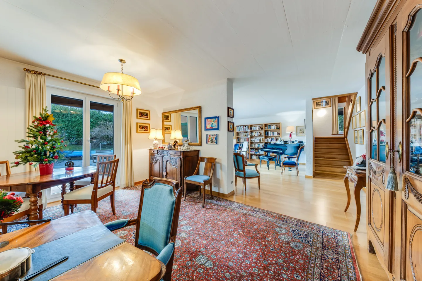 Unique individual villa in the center of Aigle consisting of 2 apartments - Photo 3 of 22