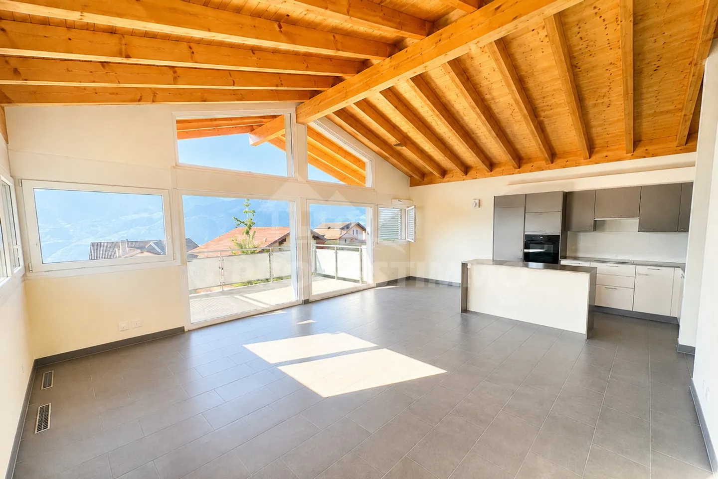 Exceptional Penthouse with Panoramic View of the Alps - Photo 2 of 11