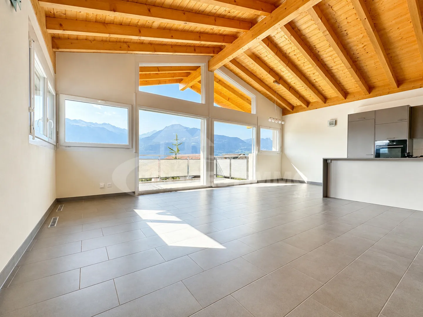 Exceptional Penthouse with Panoramic View of the Alps - Photo 3 of 11