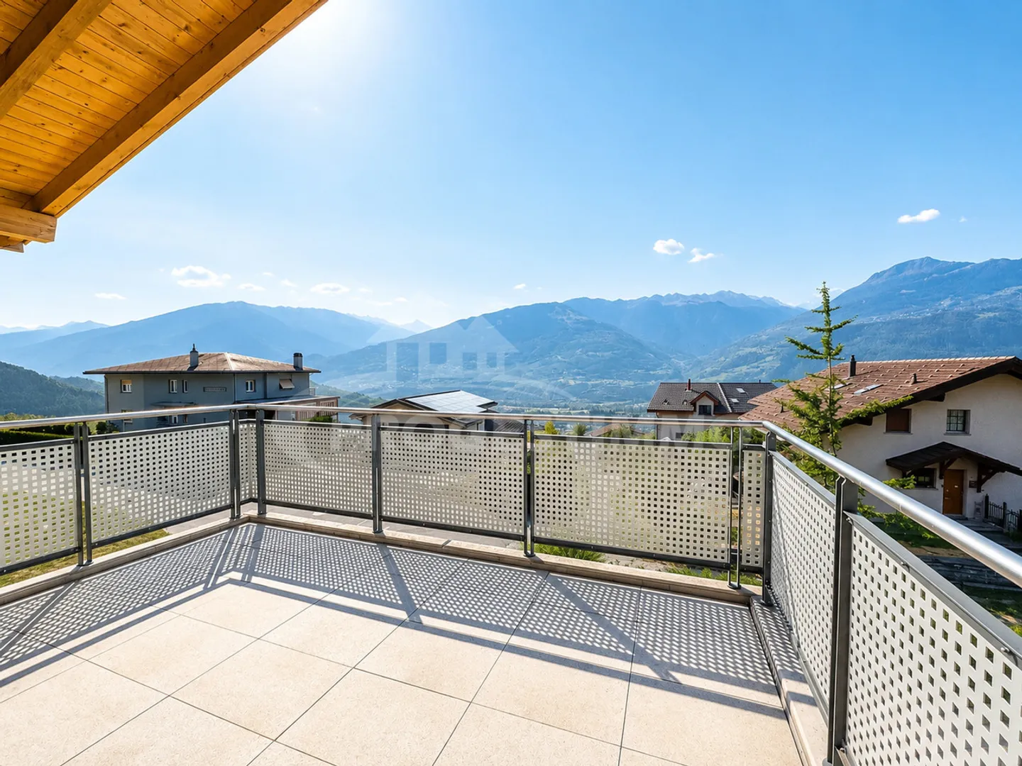 Exceptional Penthouse with Panoramic View of the Alps - Photo 5 of 11