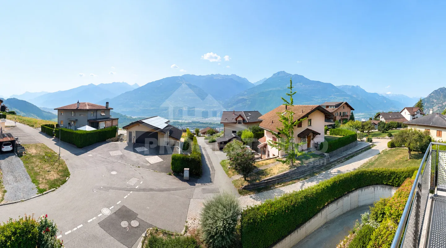 Exceptional Penthouse with Panoramic View of the Alps - Photo 11 of 11