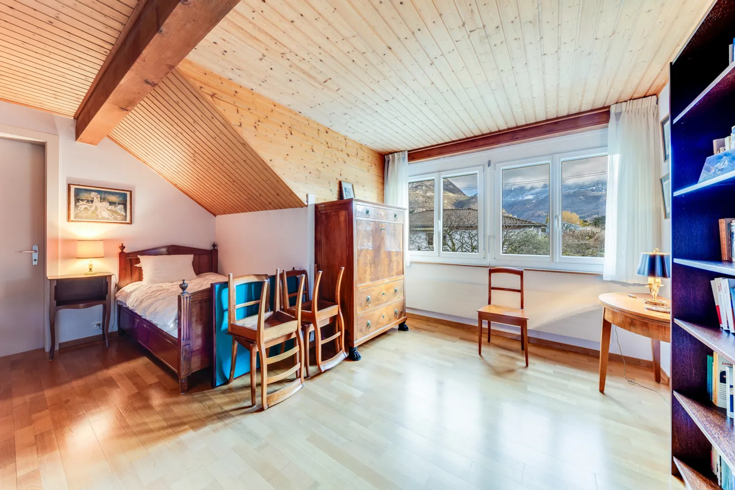 Unique individual villa in the center of Aigle consisting of 2 apartments - Photo 15 of 22