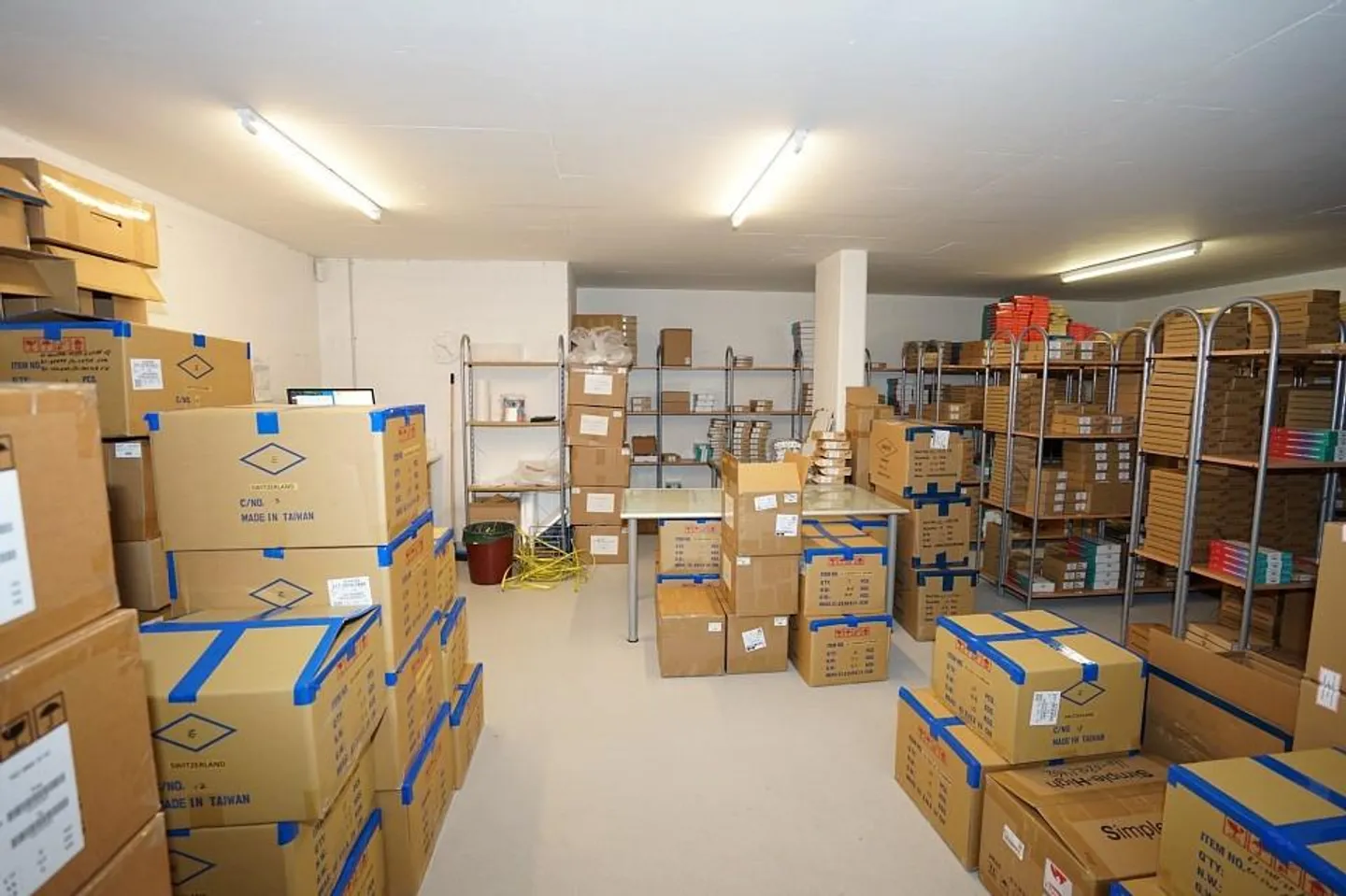 Espace de vente avec bureau et stockage - objet d'investissement intéressant - Photo 6 sur 11