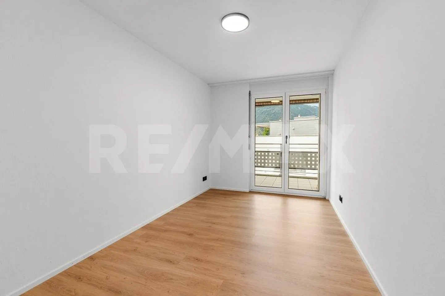 Renovierte 4½-Zimmerwohnung mit zwei Balkonen in Malans - Photo 11 of 13
