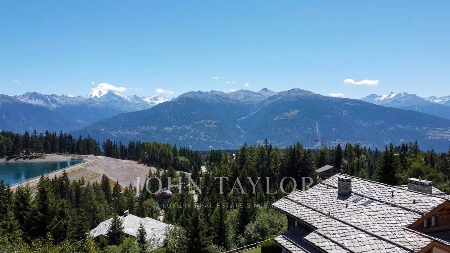 Extraordinary apartment with garden and panoramic view in Plans-Mayens - Photo 11 of 11