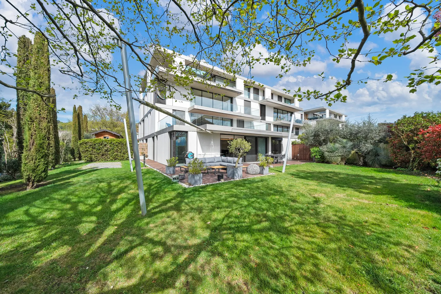 High-quality apartment with garden, lake access in Paudex - Photo 2 of 12