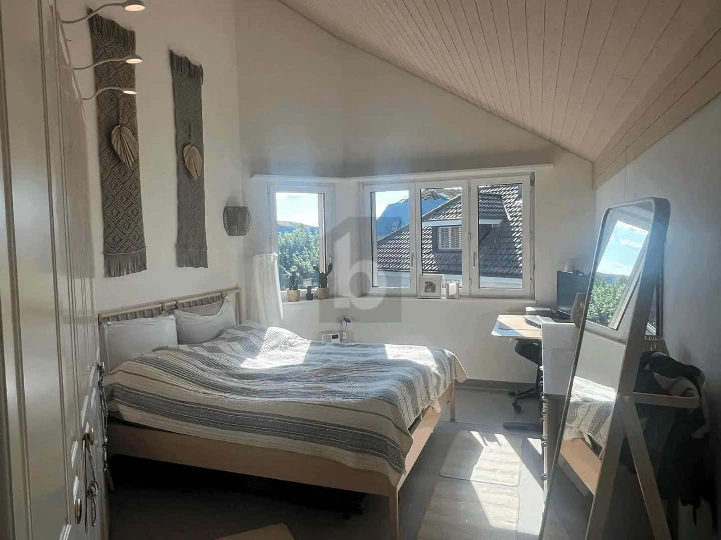 ELEGANTE E SPAZIOSO CON MOLTO SPAZIO - Foto 5 di 6