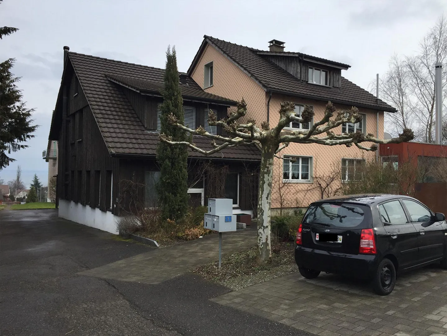 Bright 2.5-room attic apartment with balcony - Photo 1 of 8