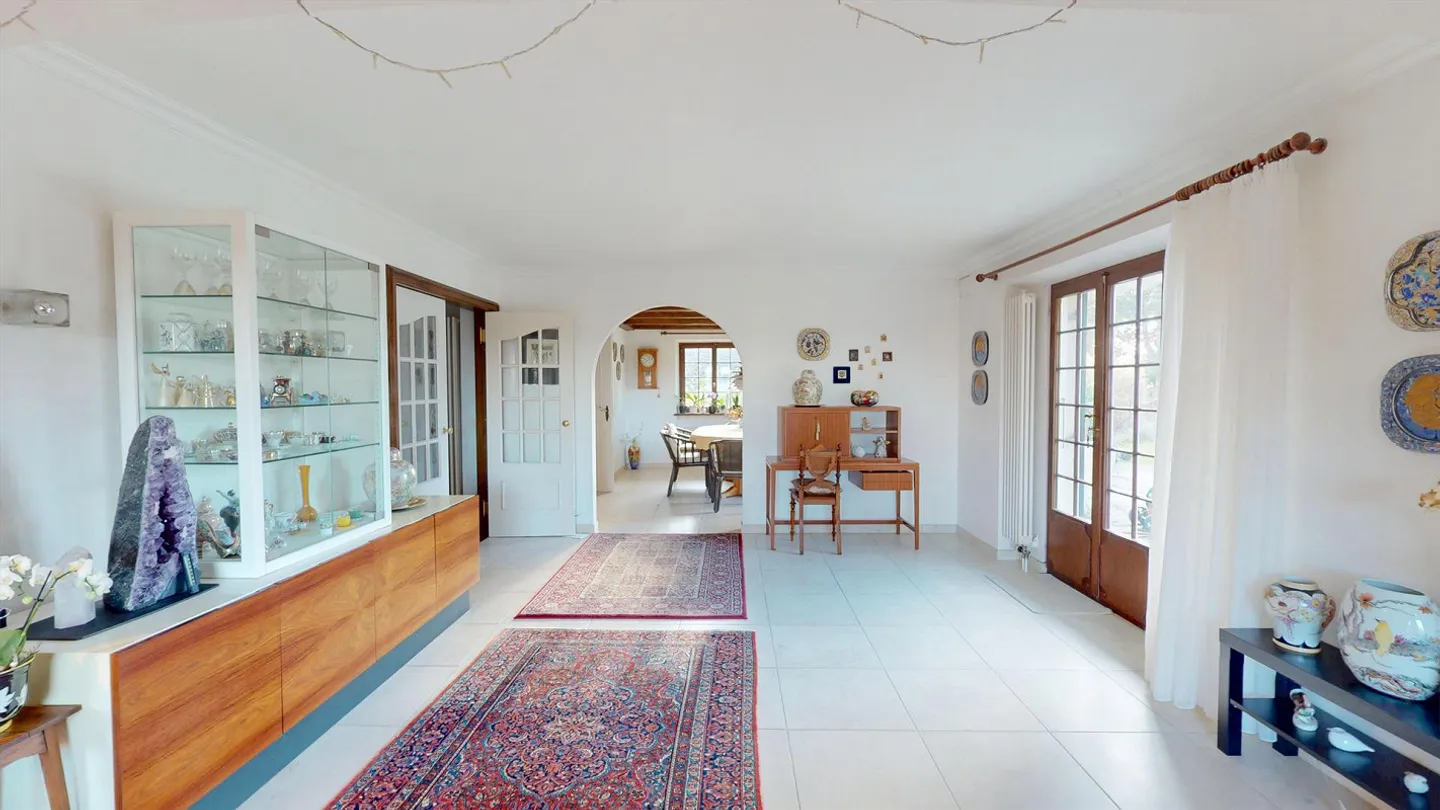 Maison de campagne de 6 pièces avec piscine dans le meilleur emplacement d'Allschwil avec grand jardin - Photo 7 sur 14