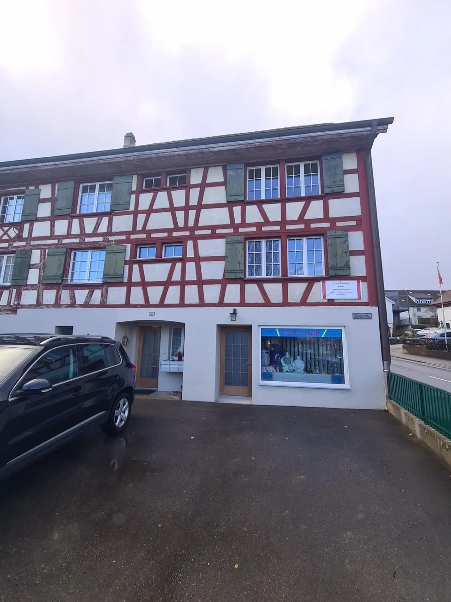 Neu renoviertes 6-Zimmer-Reihenhaus mit grossem Kellerraum, Ermatingen - Photo 1 of 13