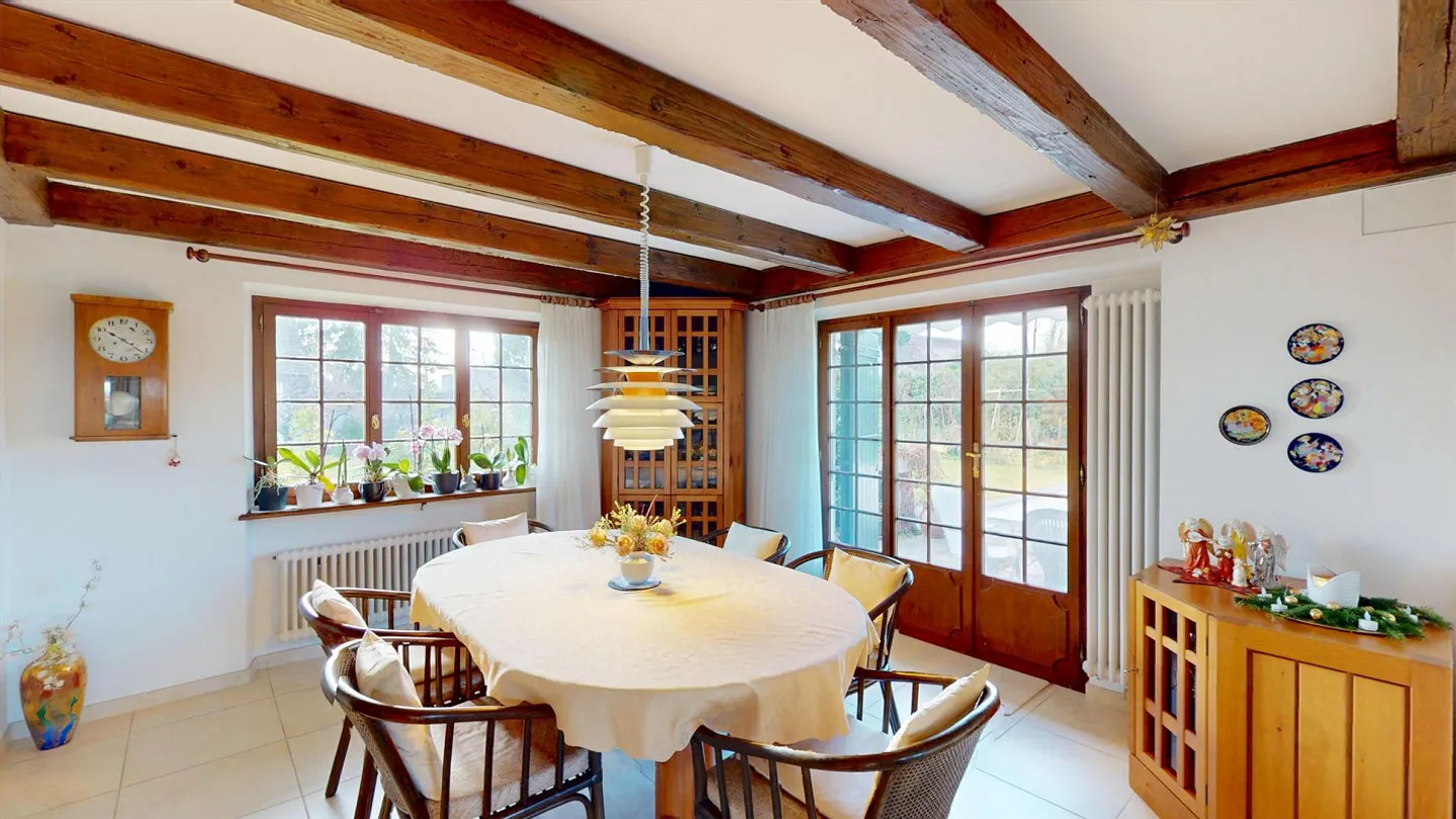 Maison de campagne de 6 pièces avec piscine dans le meilleur emplacement d'Allschwil avec grand jardin - Photo 9 sur 14