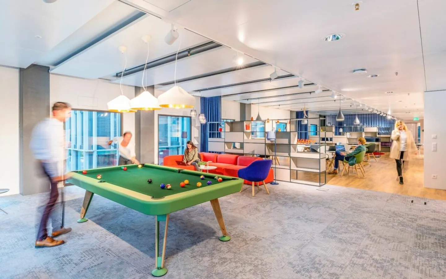 R2 Tower - Take Your Business to New Heights - Photo 10 of 15