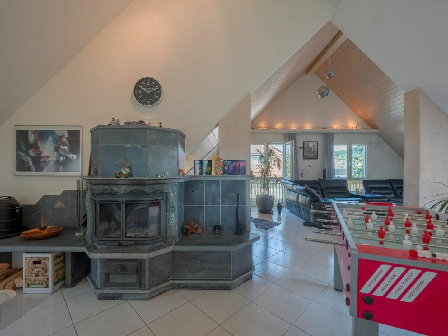 Spacious 4.5 Z' penthouse apartment with balcony, lift and 2 parking spaces - in the center of Reinach BL - Photo 5 of 13
