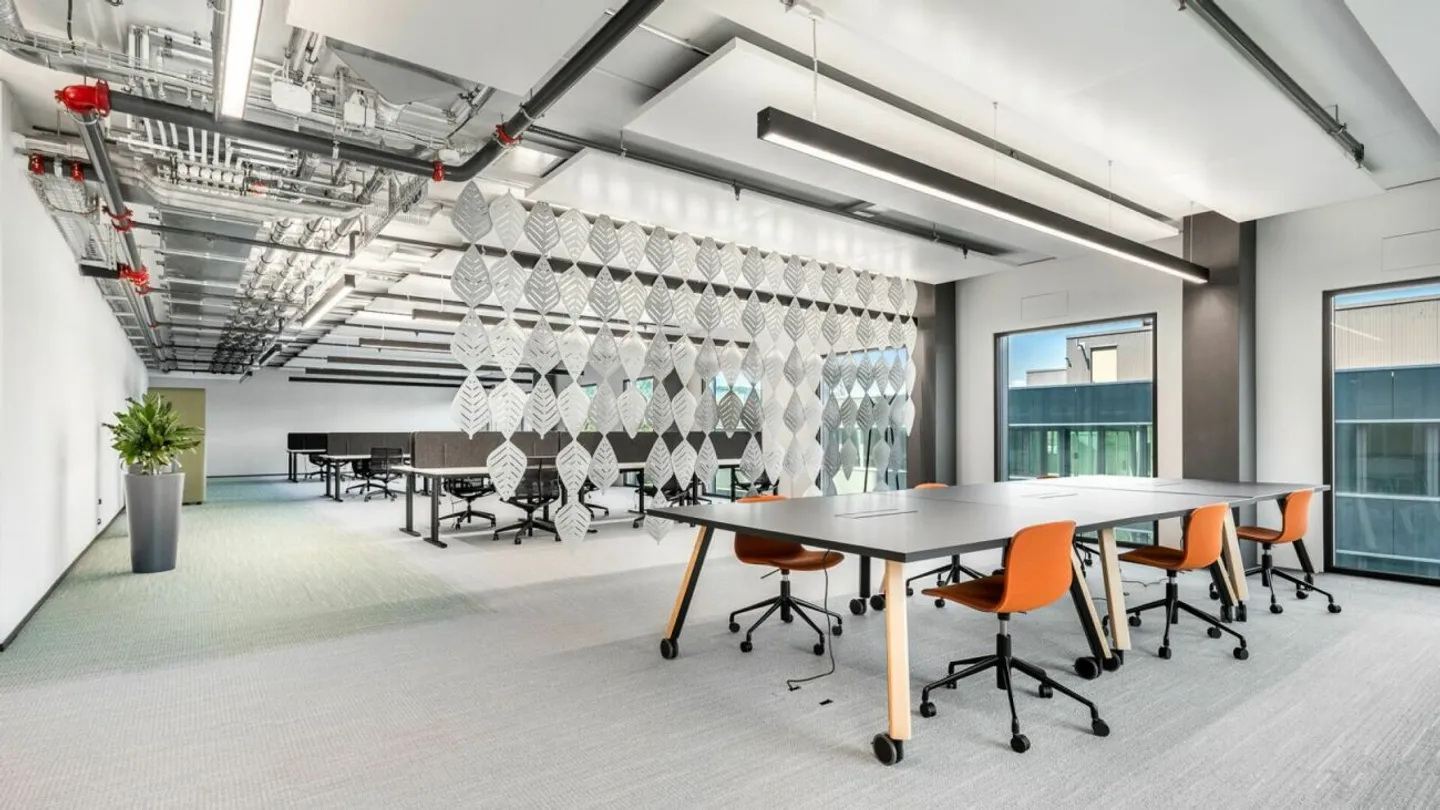 R2 Tower - Take Your Business to New Heights - Photo 7 of 15