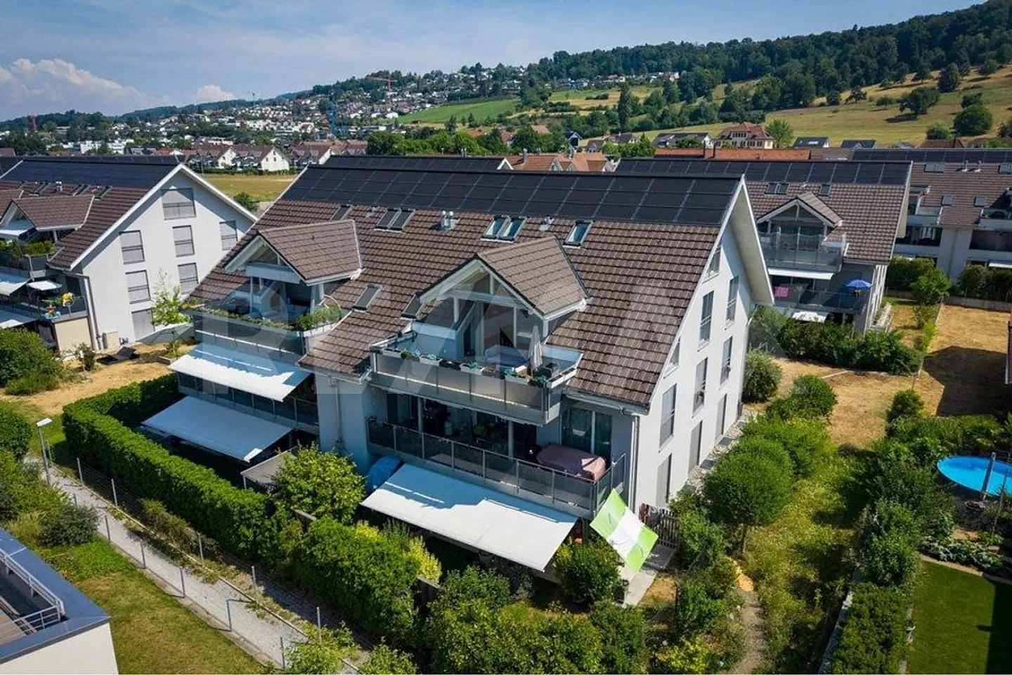 Appartement en duplex moderne de 5,5 pièces avec grand balcon à vendre à Zufikon AG ! - Photo 2 sur 13