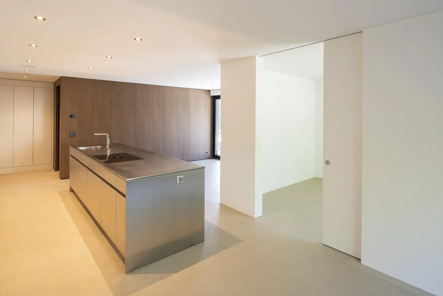 Modern 1.5 Room Apartment in Zurich-Seefeld - Photo 3 of 6