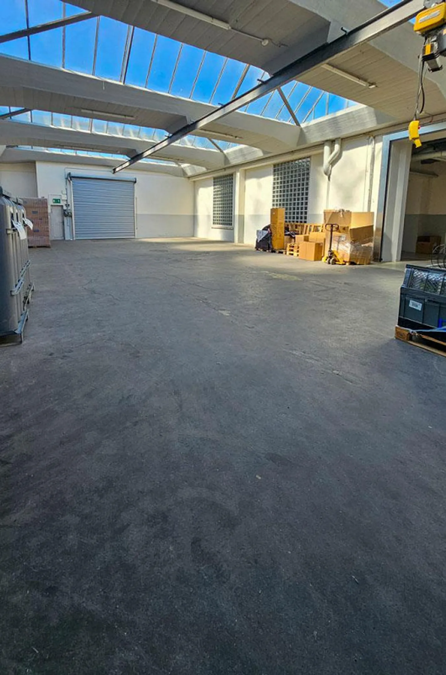 Lichtdurchflutete Gewerbe- oder Lagerflächen ab 290 m2 - Photo 3 sur 6
