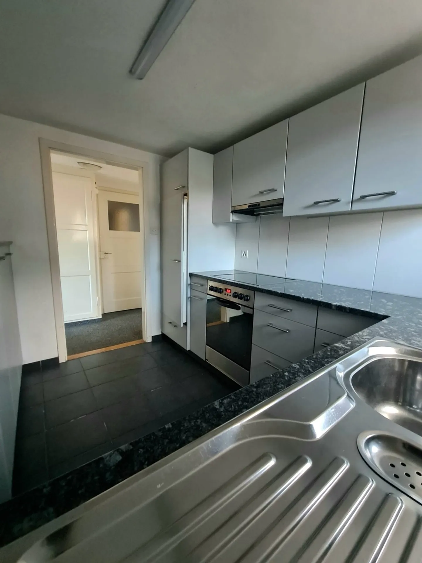 Neu renoviertes 6-Zimmer-Reihenhaus mit grossem Kellerraum, Ermatingen - Photo 6 of 13