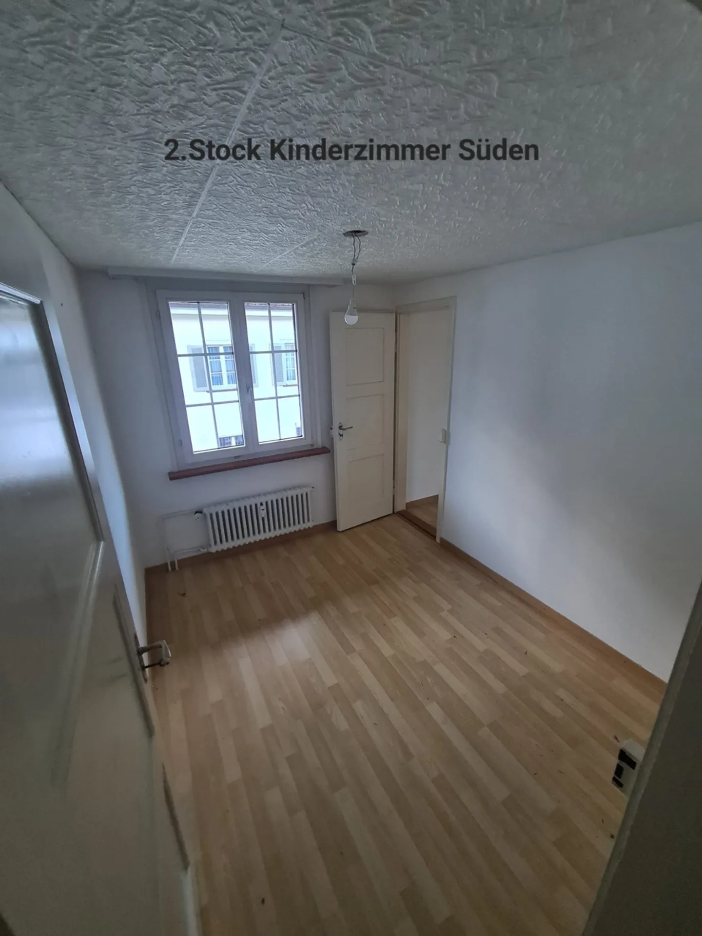 Neu renoviertes 6-Zimmer-Reihenhaus mit grossem Kellerraum, Ermatingen - Photo 9 of 13