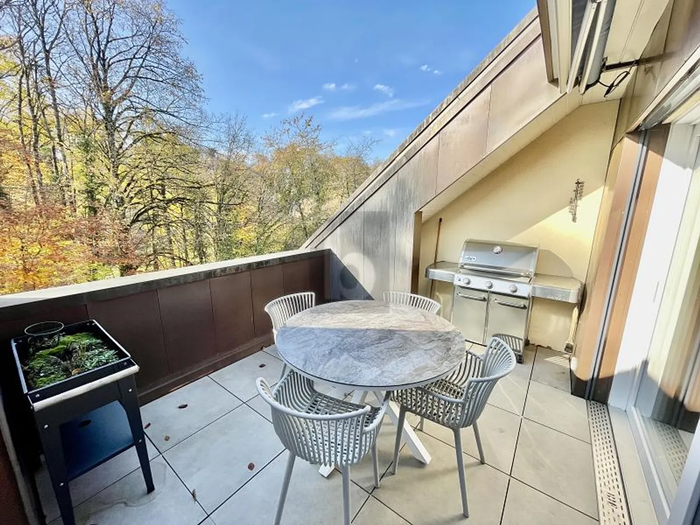 MAGNIFICENT, SPACIOUS AND MODERN - Photo 5 of 6