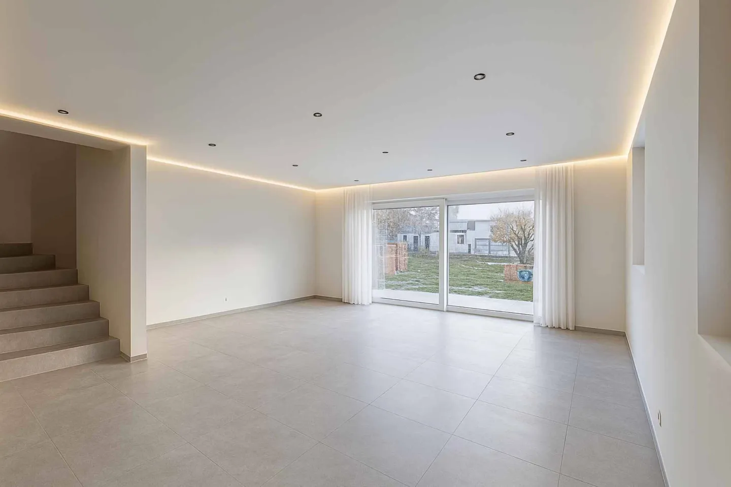 Semi-detached house for sale - Photo 3 of 12