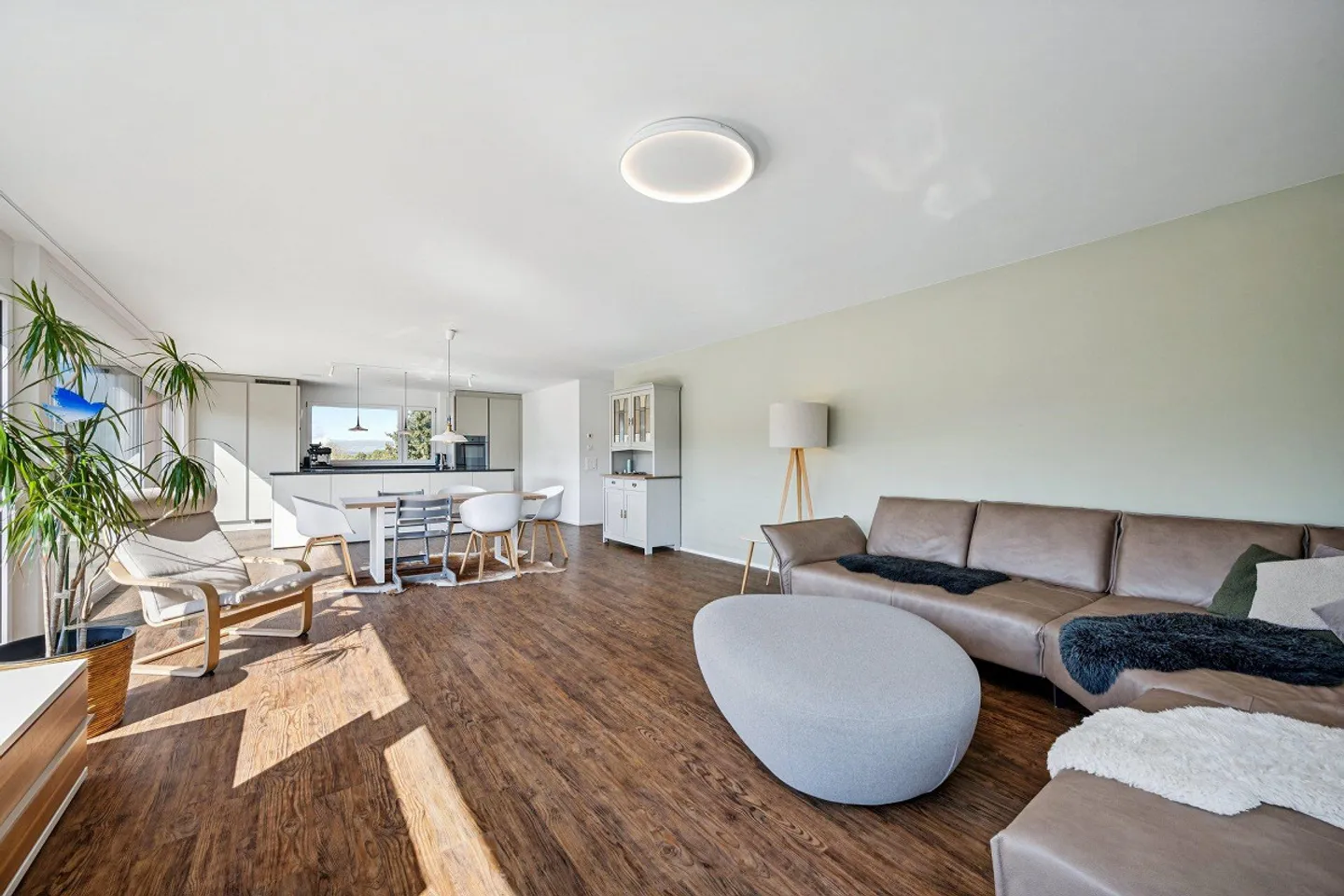 Appartement penthouse exclusif avec une tranquillité unique et une vue panoramique - Photo 2 sur 4