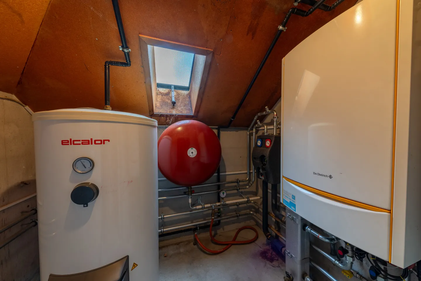 Unique individual villa in the center of Aigle consisting of 2 apartments - Photo 17 of 22