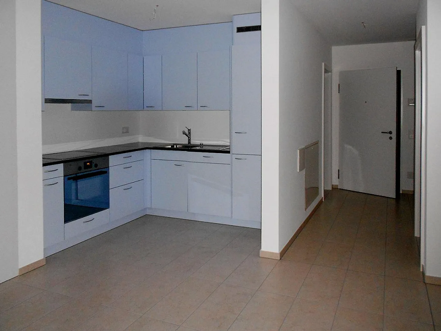 Mendrisio, in beautiful residence, modern 3.5 room apartment with spa - Photo 6 of 13