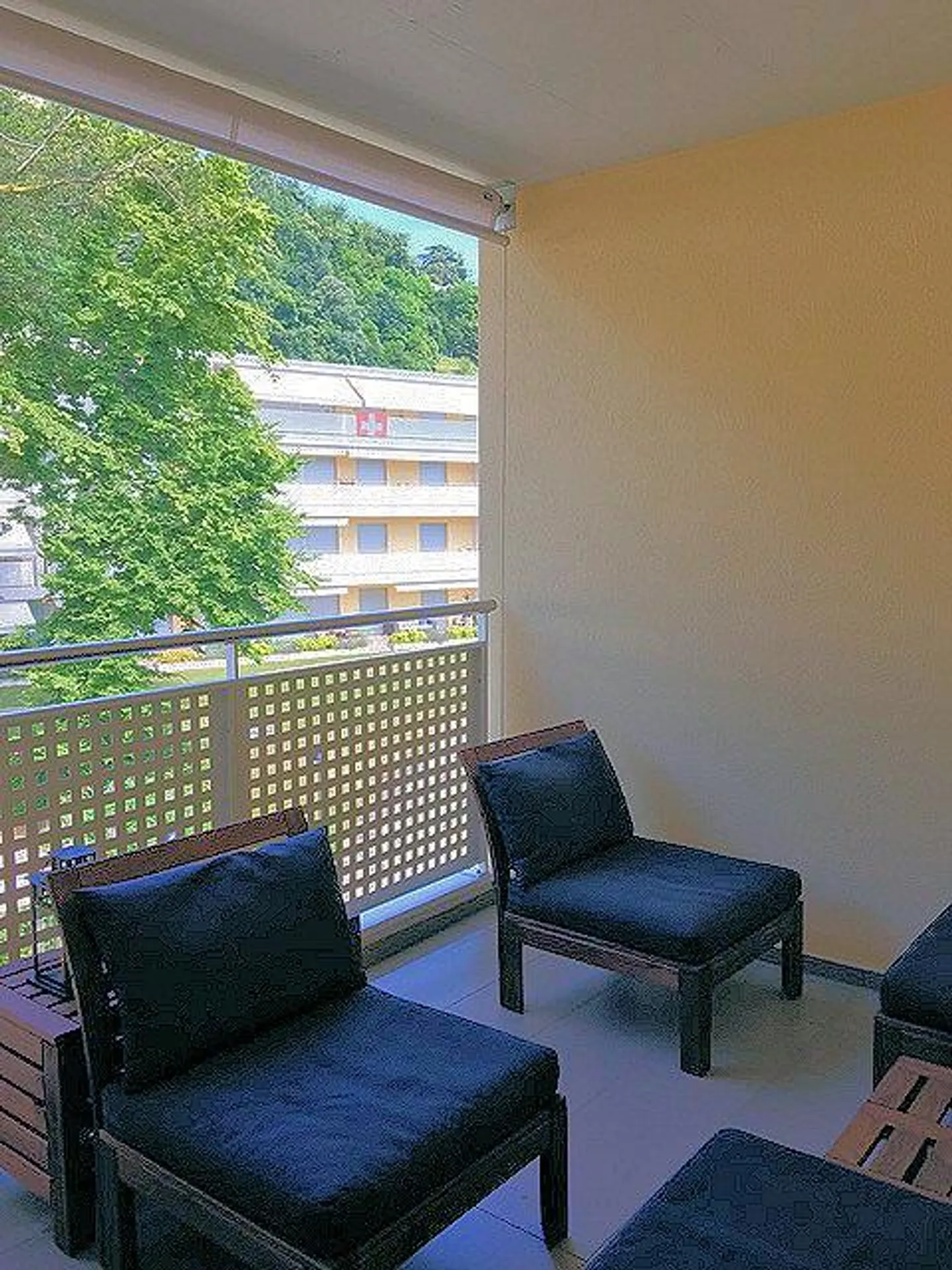 Mendrisio, in beautiful residence, modern 3.5 room apartment with spa - Photo 7 of 13