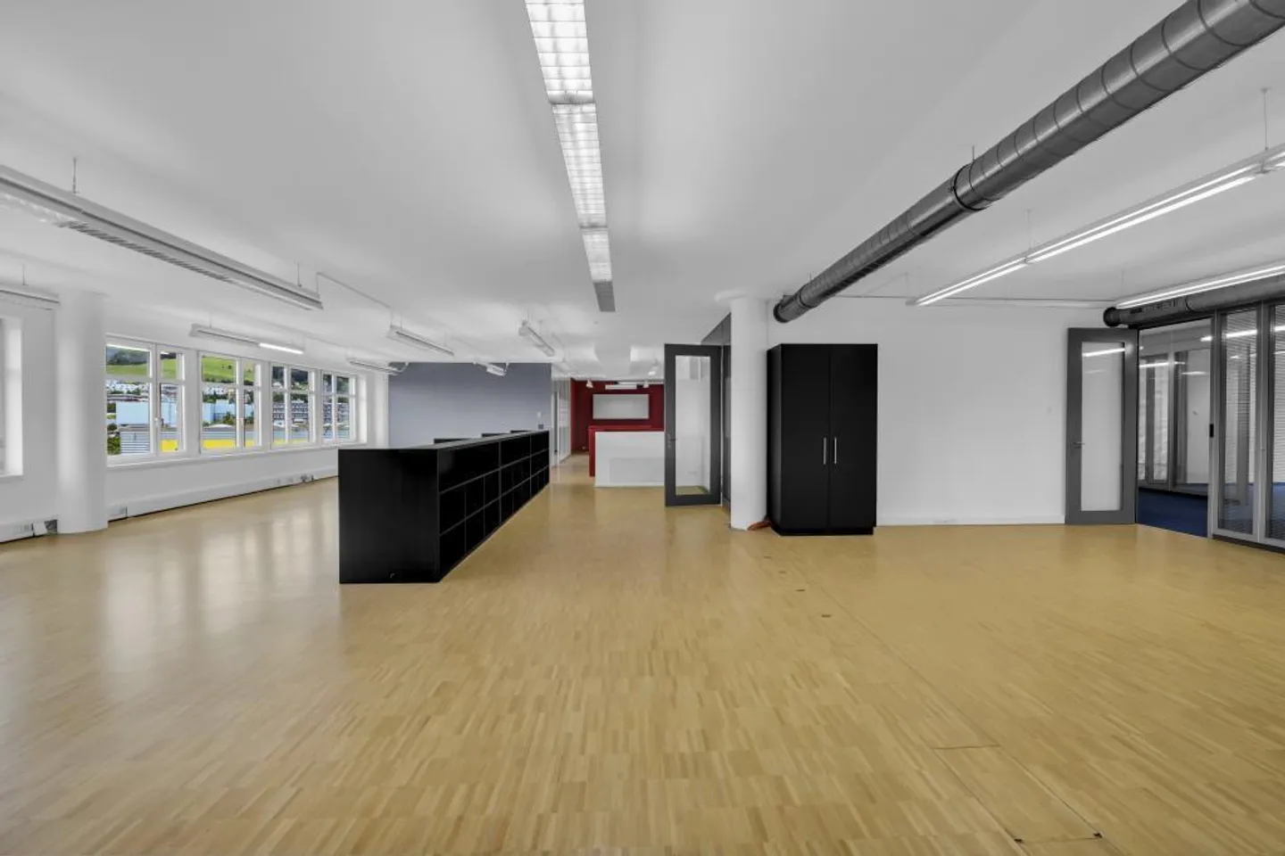 Uffici attraenti, spazio commerciale di circa 291m2 da affittare immediatamente - Foto 3 di 9