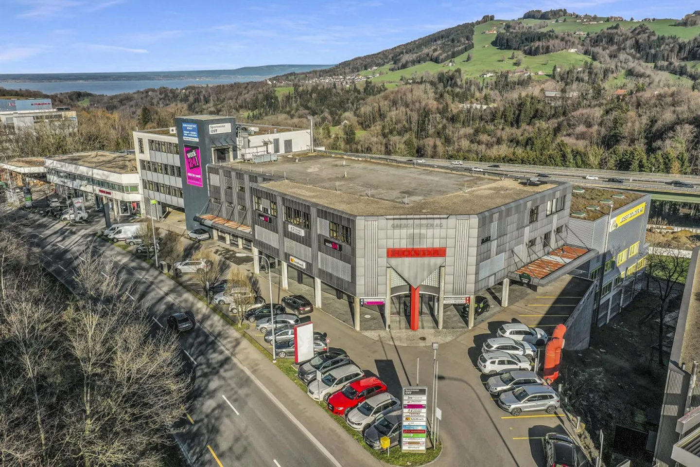 Uffici attraenti, spazio commerciale di circa 291m2 da affittare immediatamente - Foto 1 di 9