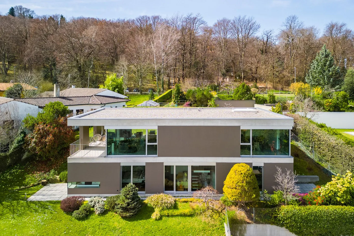 Villa di Design Esclusivo con Vista Lago e Assoluta Privacy - Foto 8 di 13