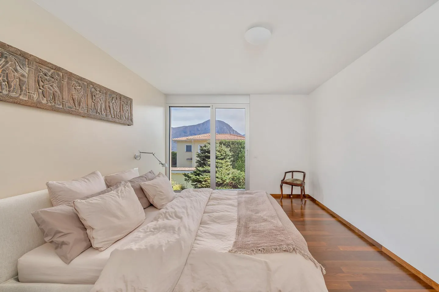 Villa di Design Esclusivo con Vista Lago e Assoluta Privacy - Foto 3 di 13