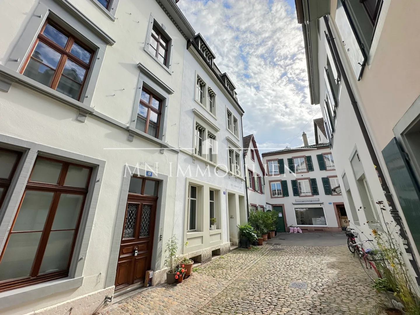 Charming Duplex with City Views - Photo 10 of 10