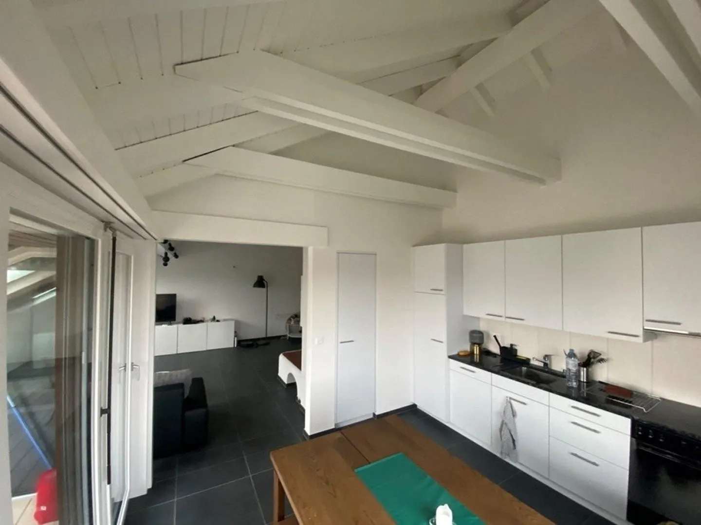 Appartement moderne 4.5 pièces avec balcon - Photo 4 sur 10