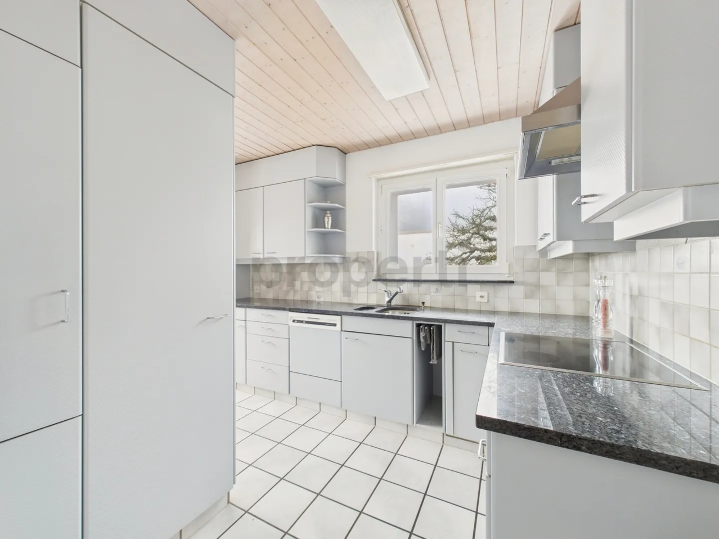 «Modernes 5.5-Zimmer Wohnung mit Balkon in Günsberg - möbliert» - Foto 2 von 13