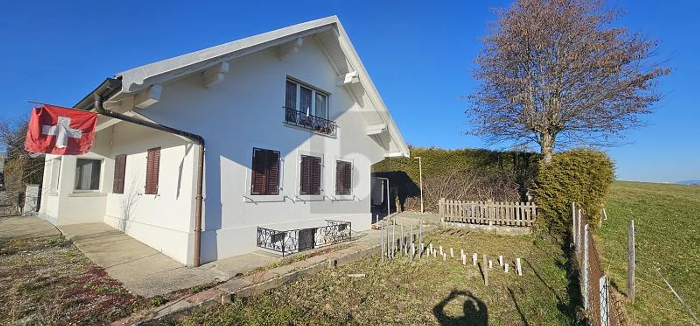 Casa indipendente con giardino - Foto 1 di 6