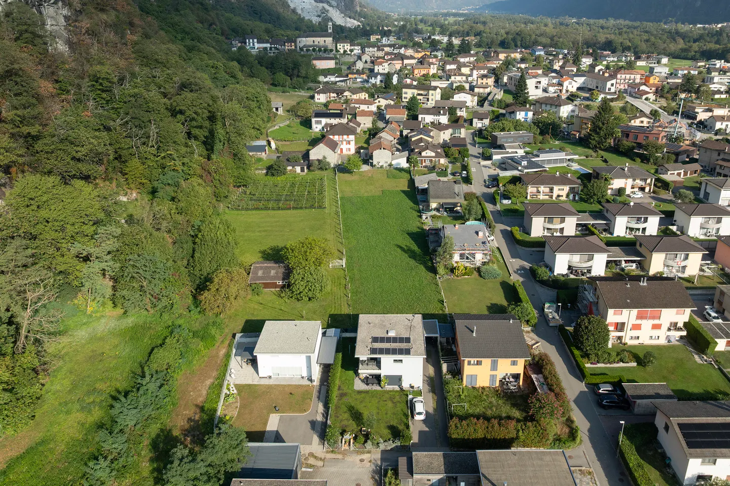 Flat land with great building potential - Photo 3 of 5