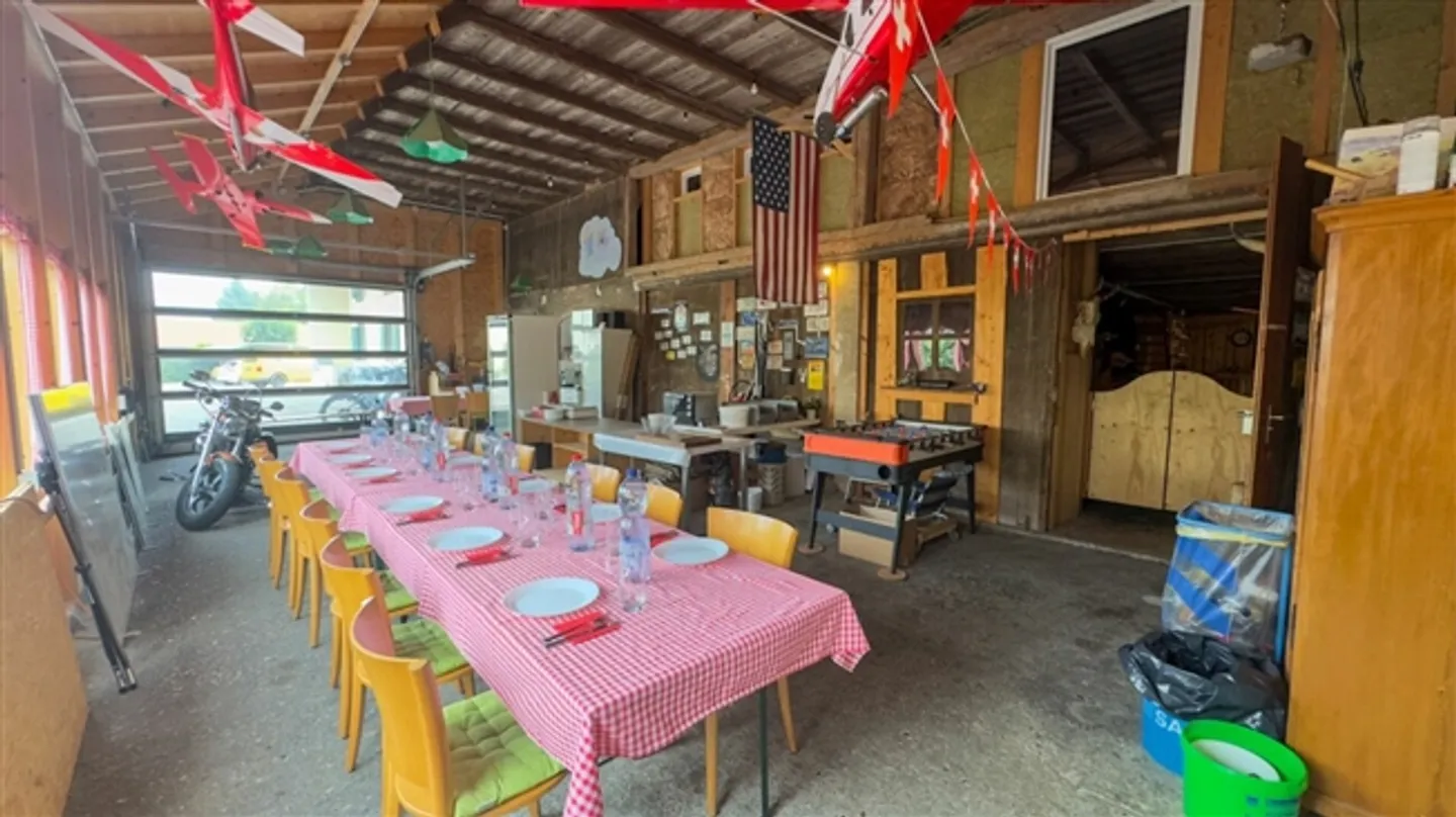 Maison bifamiliale avec grand terrain - Photo 3 sur 15