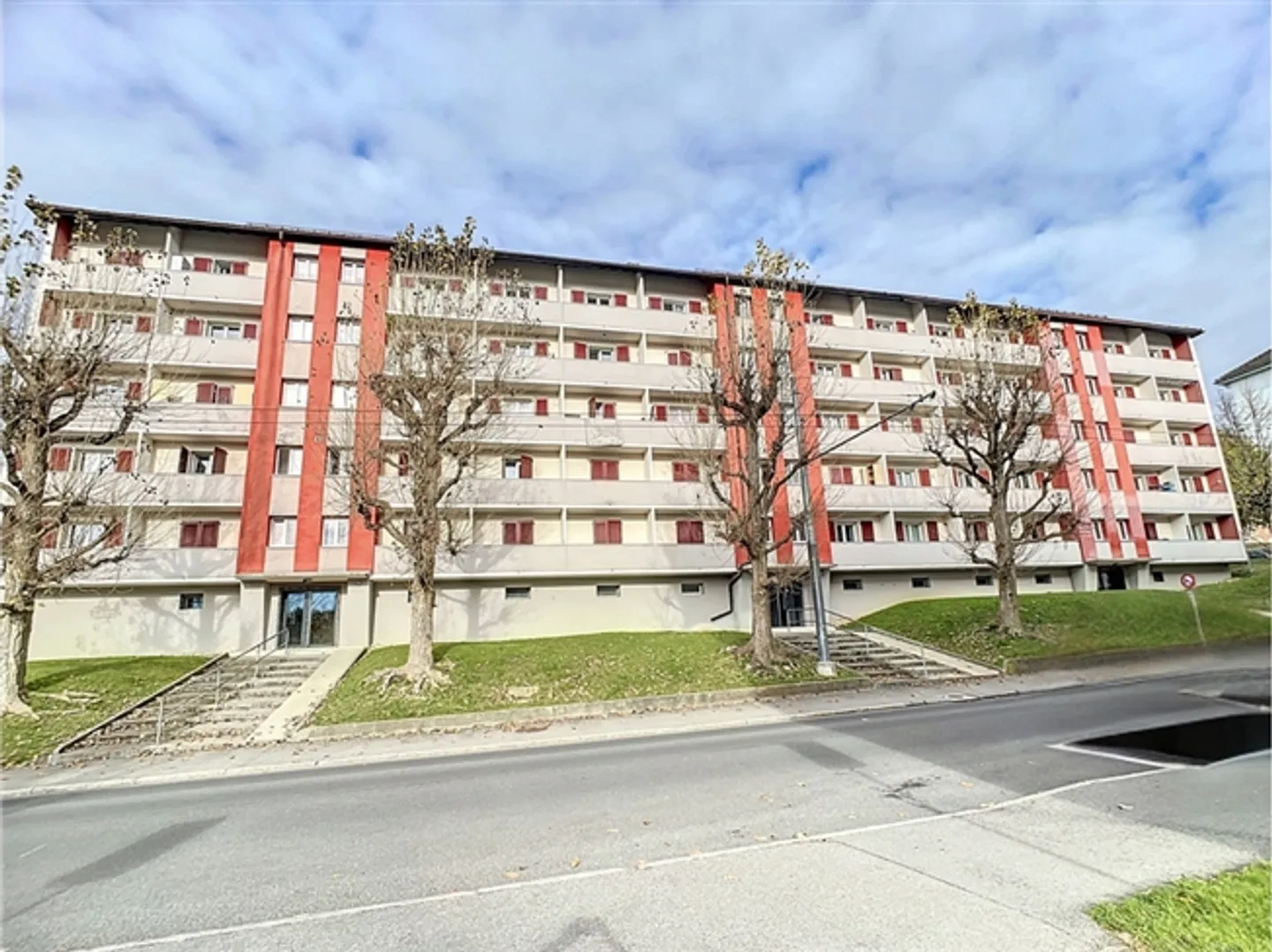 Appartement de 4,5 pièces avec balcon - Photo 3 sur 11