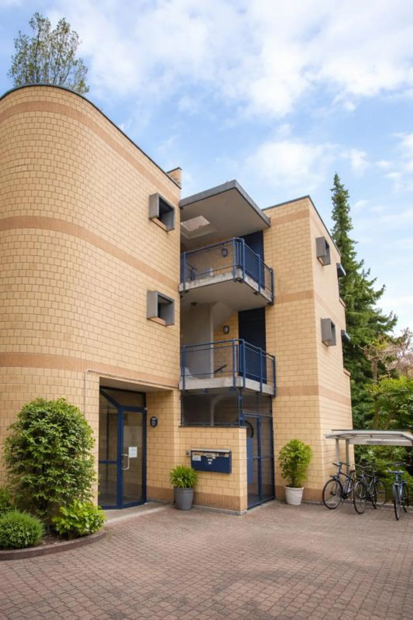 Espace de bureau spacieux à Münchenstein - Photo 1 sur 14