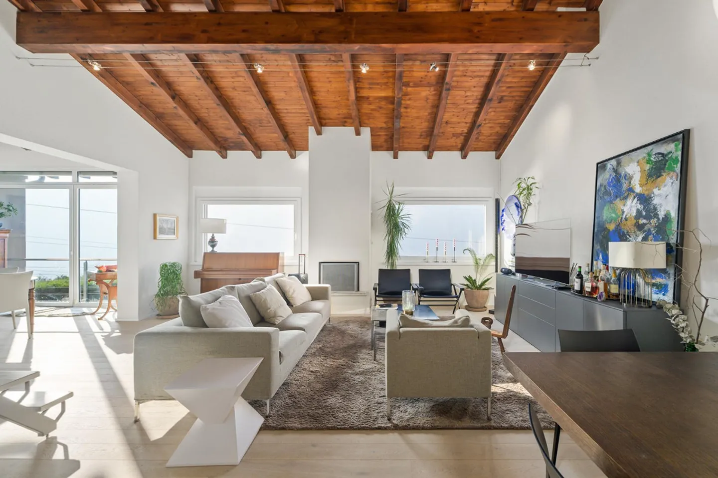 INDEPENDENT HOUSE WITH ENCHANTING LAKE VIEW - Photo 1 of 10