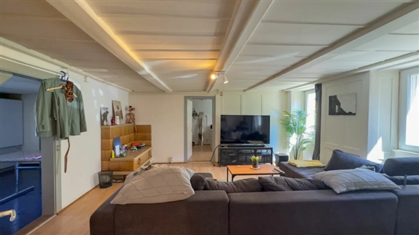 Maison bifamiliale avec grand terrain - Photo 5 sur 15