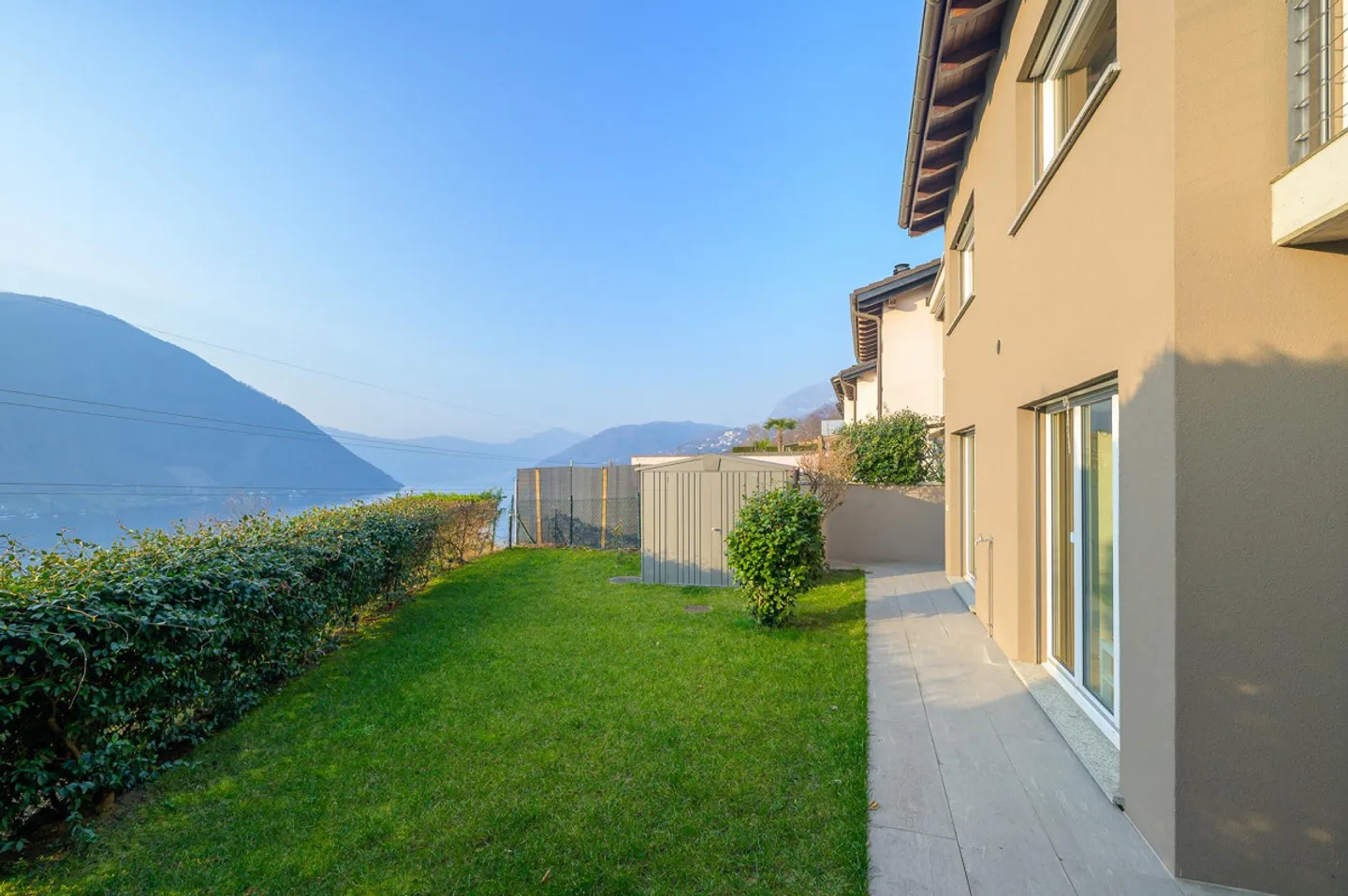 INDEPENDENT HOUSE WITH ENCHANTING LAKE VIEW - Photo 2 of 10