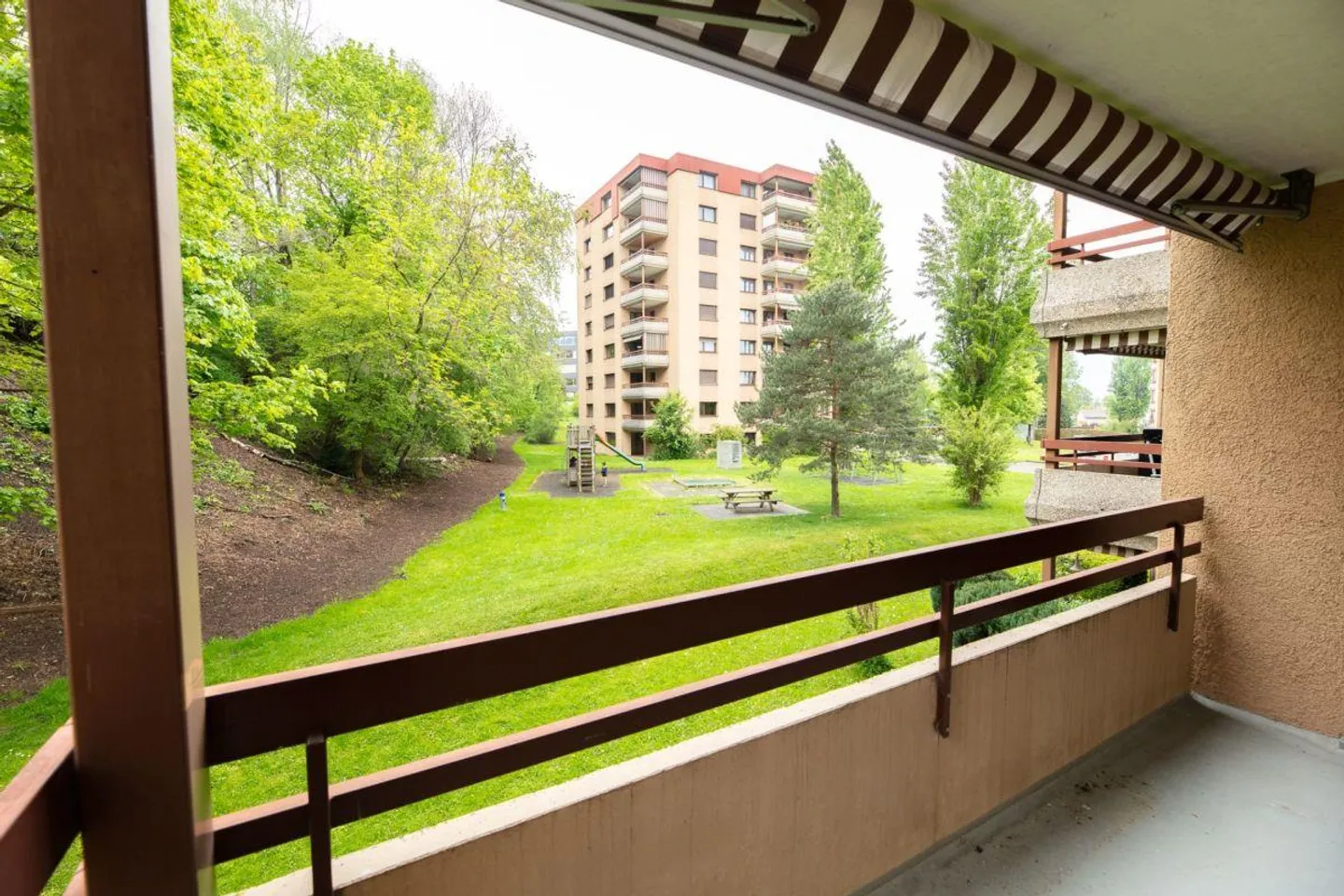 SCHÖNE Wohnung mit grossem Balkon - Foto 6 von 10